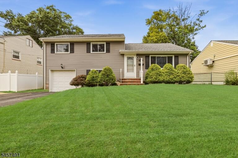 Property listing MLS 4049962 photo 2