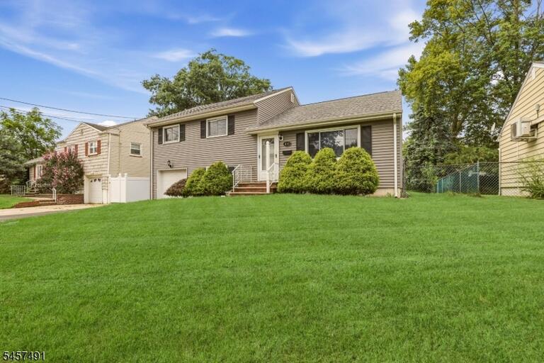 Property listing MLS 4049962 photo 3