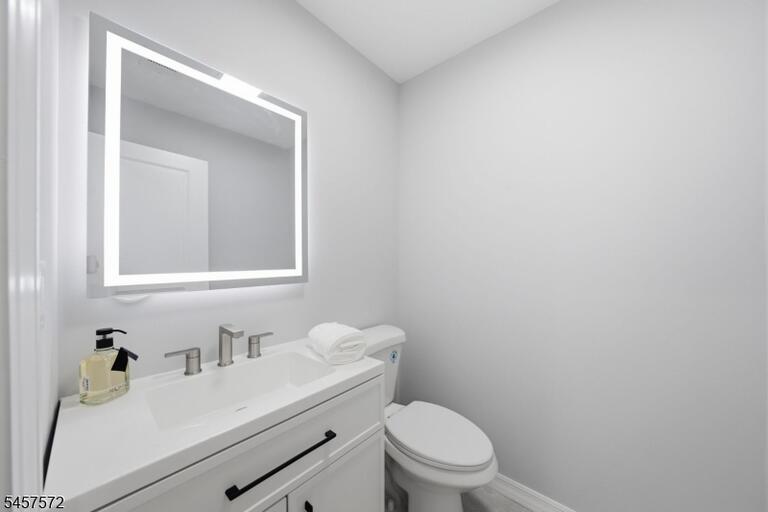 Property listing MLS 4049975 photo 9