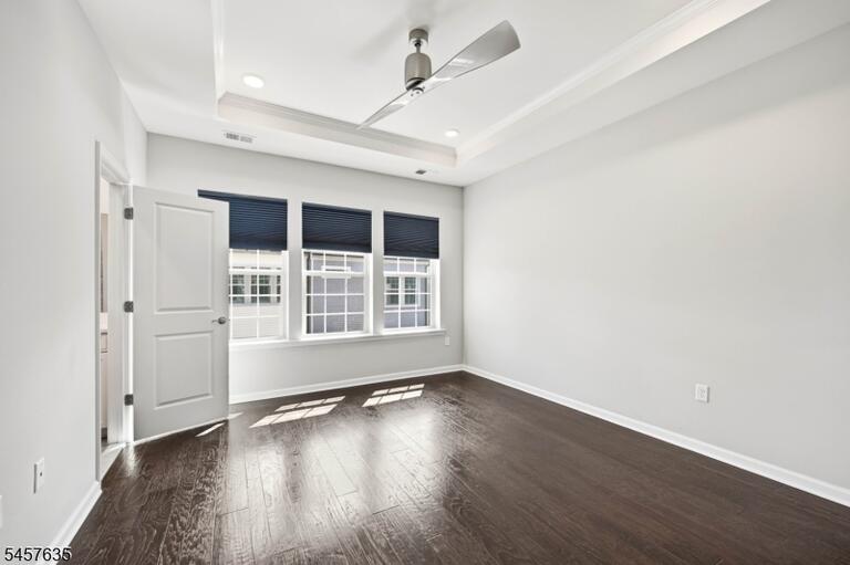 Property listing MLS 4050001 photo 24