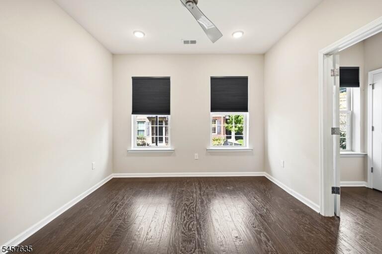 Property listing MLS 4050001 photo 6