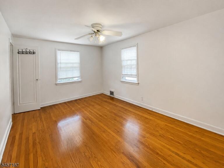 Property listing MLS 4050003 photo 9