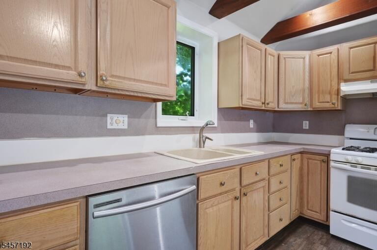 Property listing MLS 4050005 photo 13