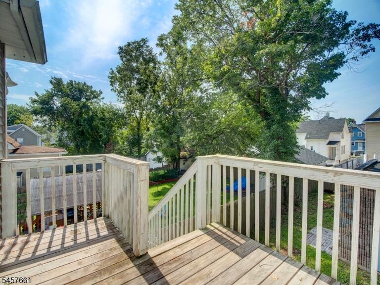 Property listing MLS 4050030 photo 5