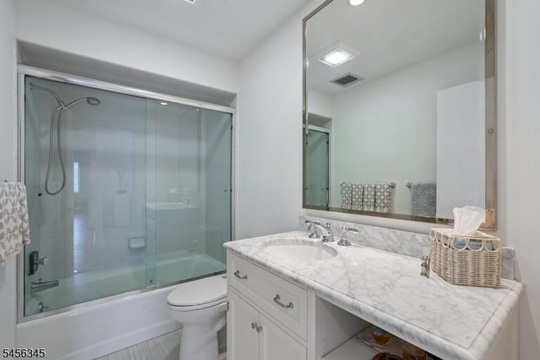Property listing MLS 4050033 photo 37