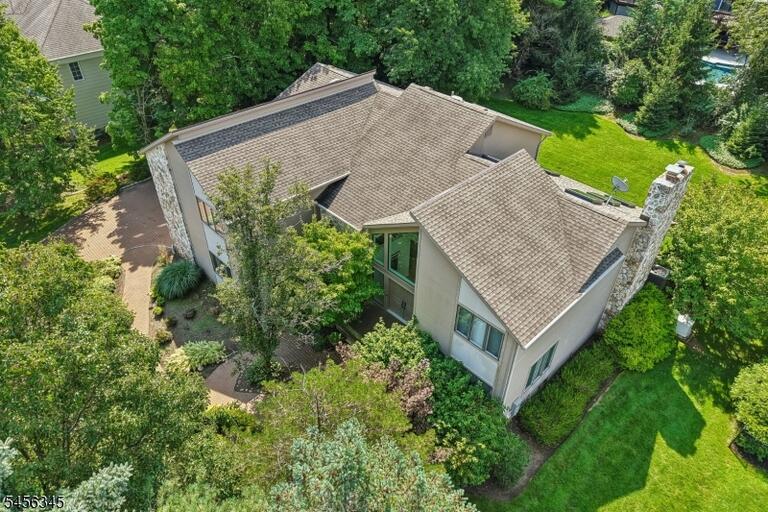 Property listing MLS 4050033 photo 5