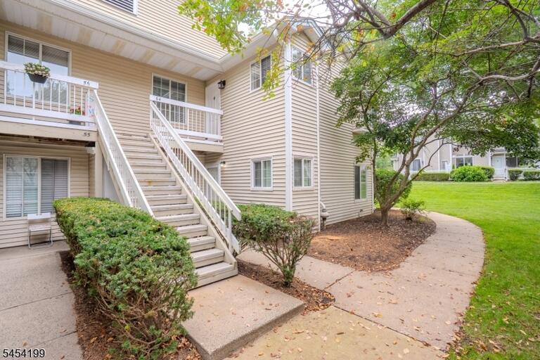 Property listing MLS 4050047 photo 3