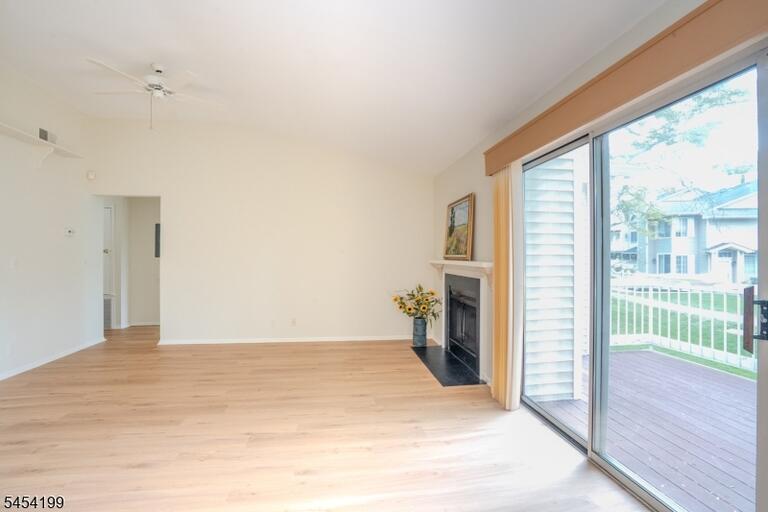 Property listing MLS 4050047 photo 7