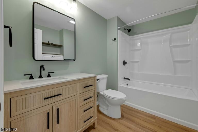 Property listing MLS 4050050 photo 17