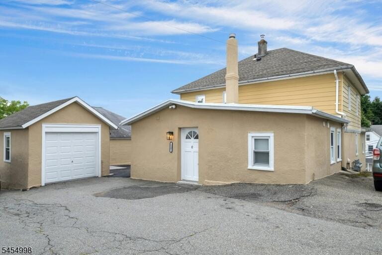 Property listing MLS 4050050 photo 2