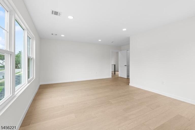 Property listing MLS 4050054 photo 16