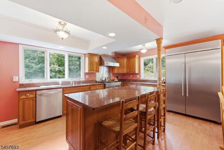 Property listing MLS 4050055 photo 14