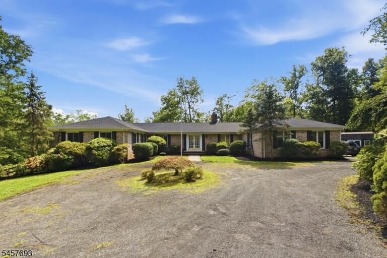 Property listing MLS 4050055 photo 5