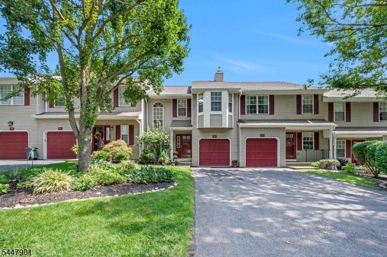 Property listing MLS 4050061 photo 1
