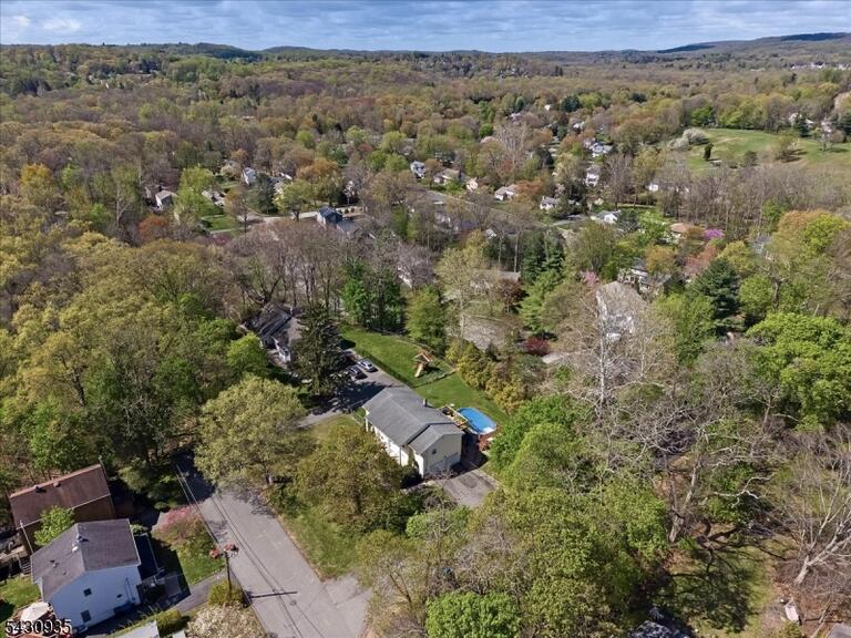 Property listing MLS 4050063 photo 33