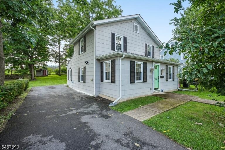 Property listing MLS 4050067 photo 2