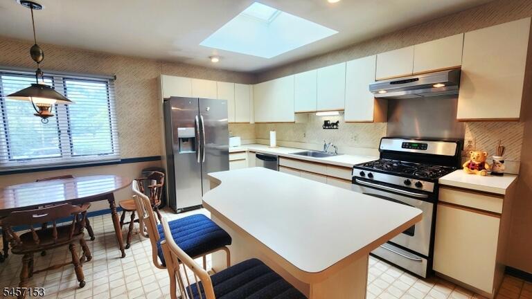 Property listing MLS 4050073 photo 2