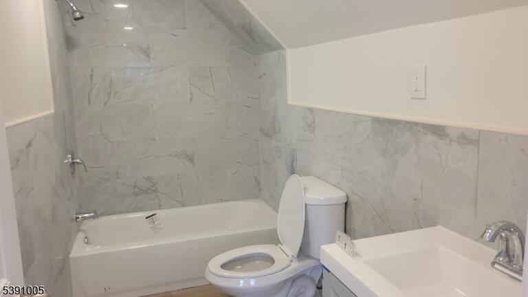 Property listing MLS 4050082 photo 15