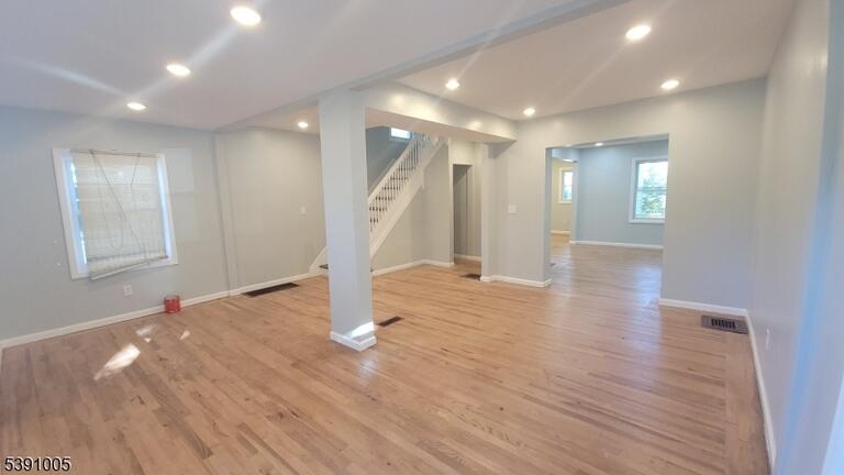 Property listing MLS 4050082 photo 4