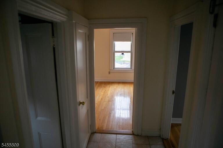 Property listing MLS 4050086 photo 9