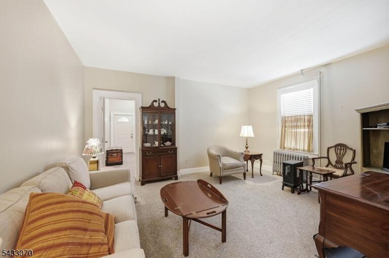 Property listing MLS 4050108 photo 5