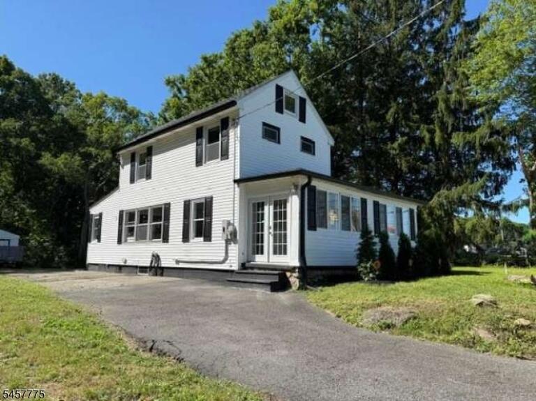 Property listing MLS 4050118 photo 1