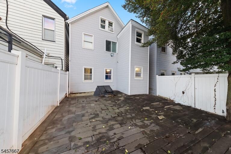 Property listing MLS 4050141 photo 29