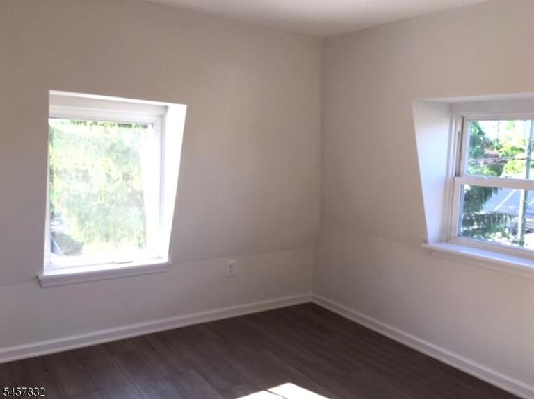 Property listing MLS 4050149 photo 9
