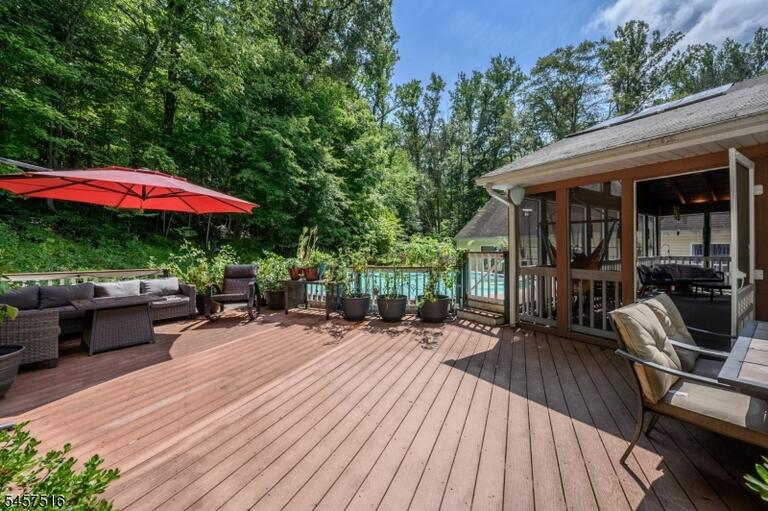 Property listing MLS 4050158 photo 36