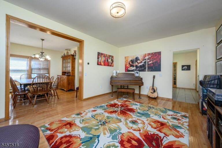 Property listing MLS 4050158 photo 5
