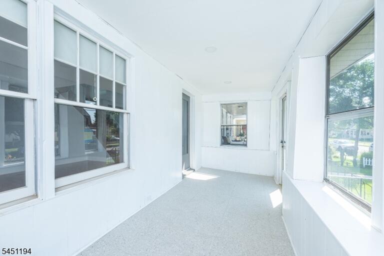 Property listing MLS 4050168 photo 4