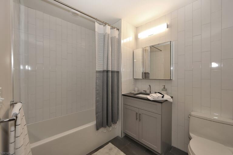 Property listing MLS 4050219 photo 3