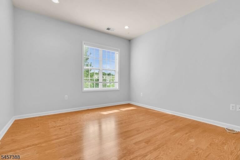 Property listing MLS 4050221 photo 17