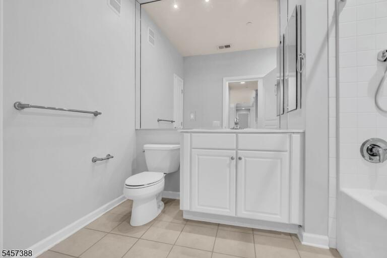Property listing MLS 4050221 photo 25