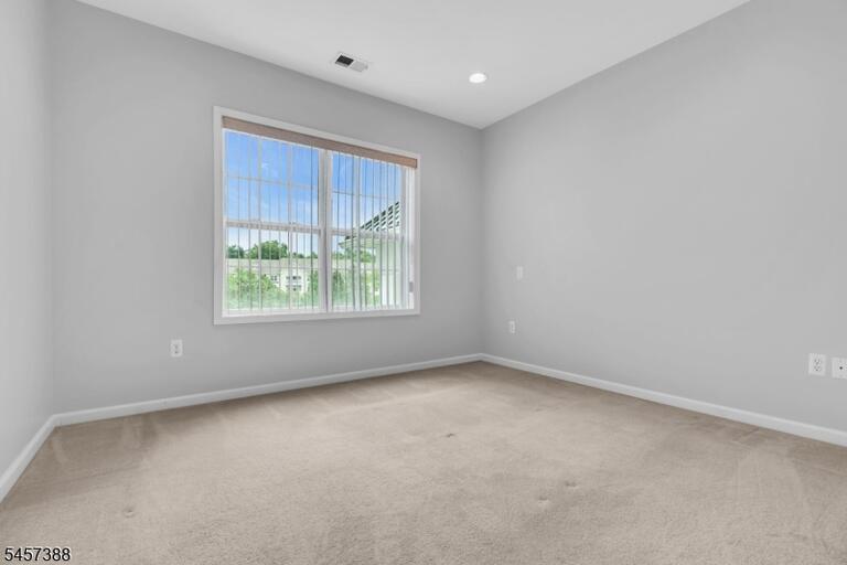 Property listing MLS 4050221 photo 28
