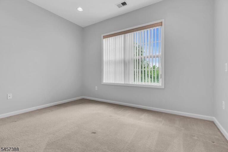 Property listing MLS 4050221 photo 29