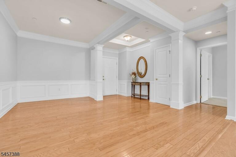 Property listing MLS 4050221 photo 9