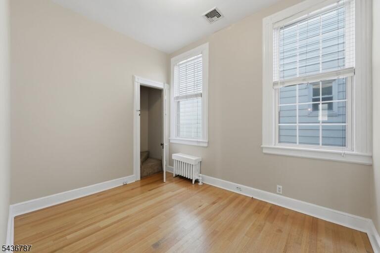 Property listing MLS 4050222 photo 17