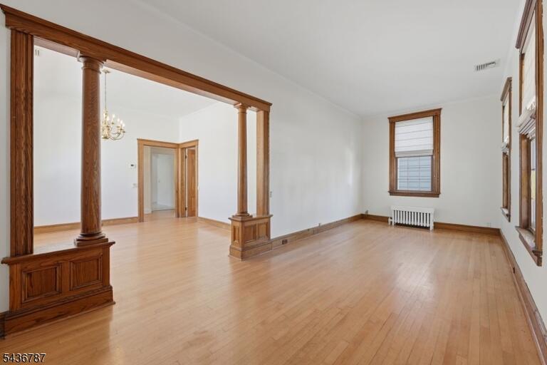 Property listing MLS 4050222 photo 3