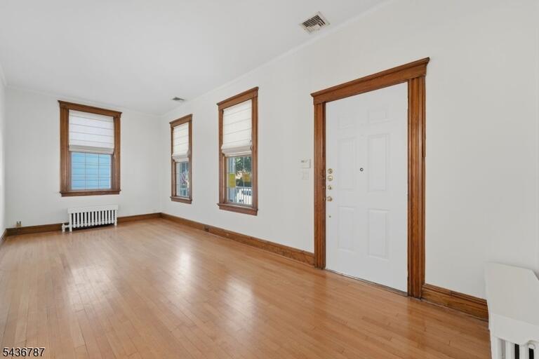 Property listing MLS 4050222 photo 4