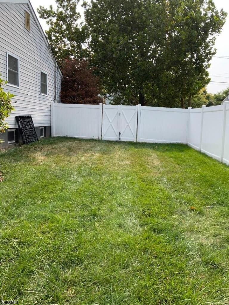 Property listing MLS 4050240 photo 23
