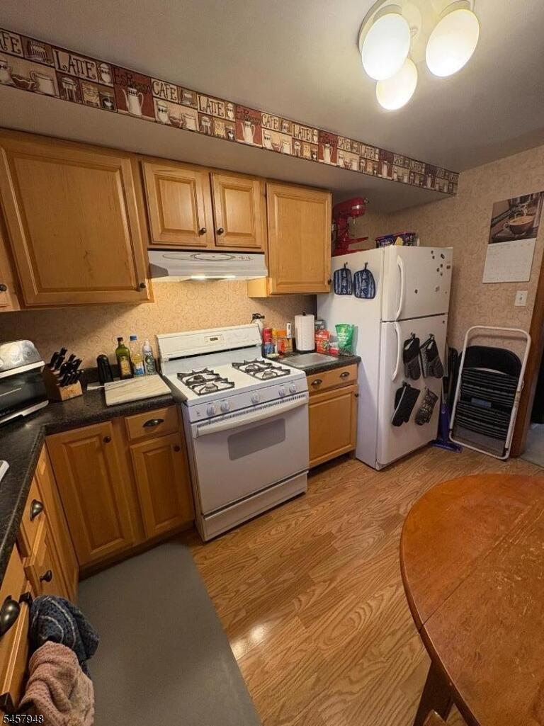 Property listing MLS 4050241 photo 9