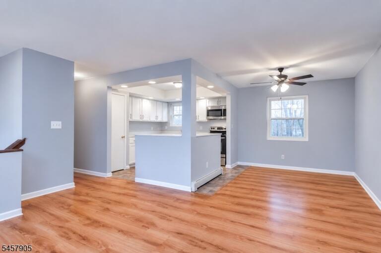 Property listing MLS 4050242 photo 3