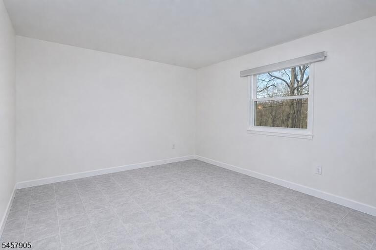Property listing MLS 4050242 photo 7