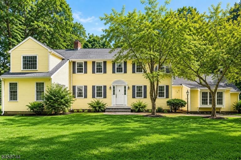 Property listing MLS 4050257 photo 1