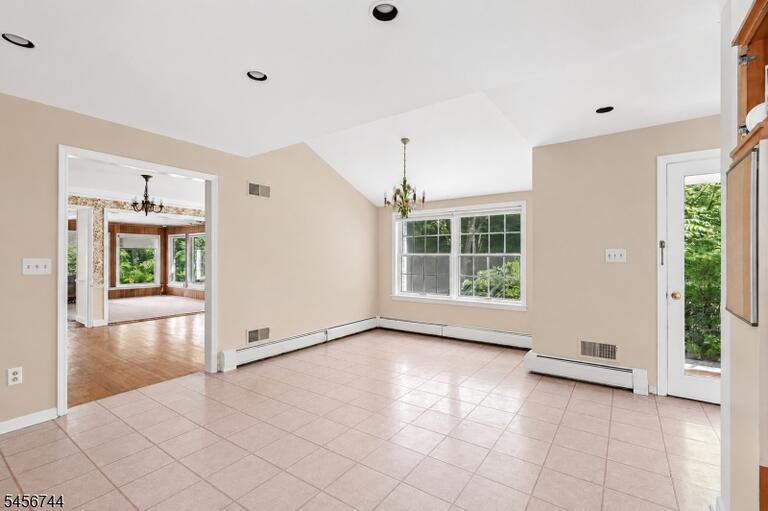 Property listing MLS 4050257 photo 11