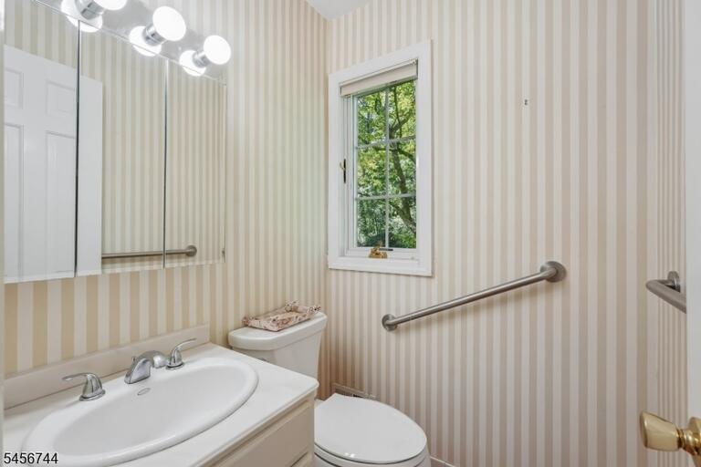 Property listing MLS 4050257 photo 14