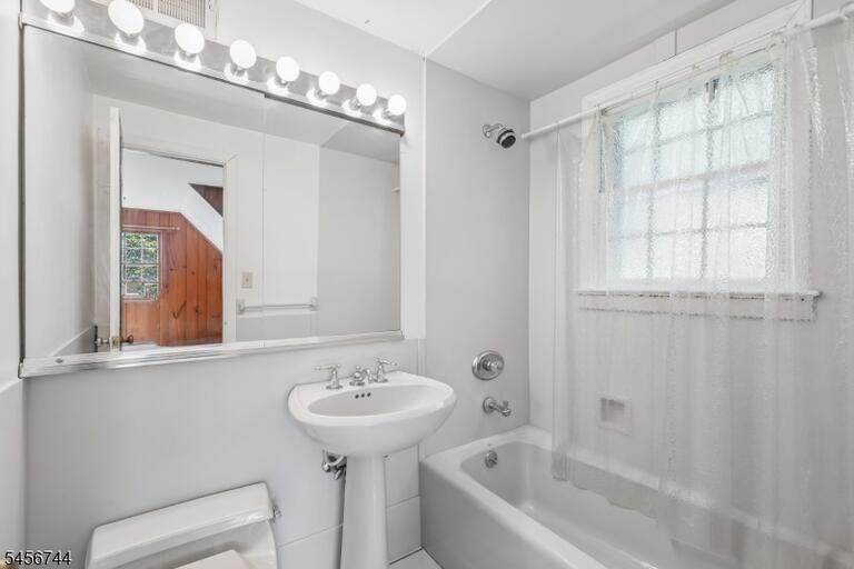 Property listing MLS 4050257 photo 18