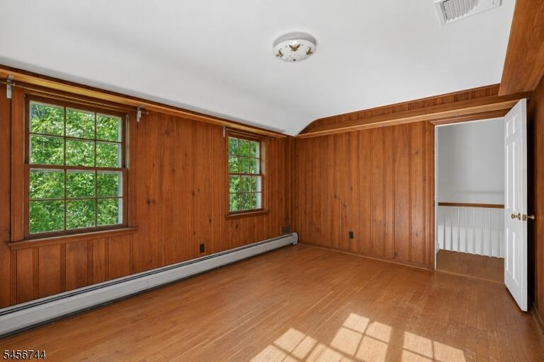 Property listing MLS 4050257 photo 23