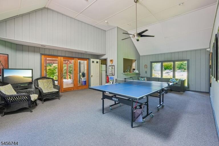 Property listing MLS 4050257 photo 38